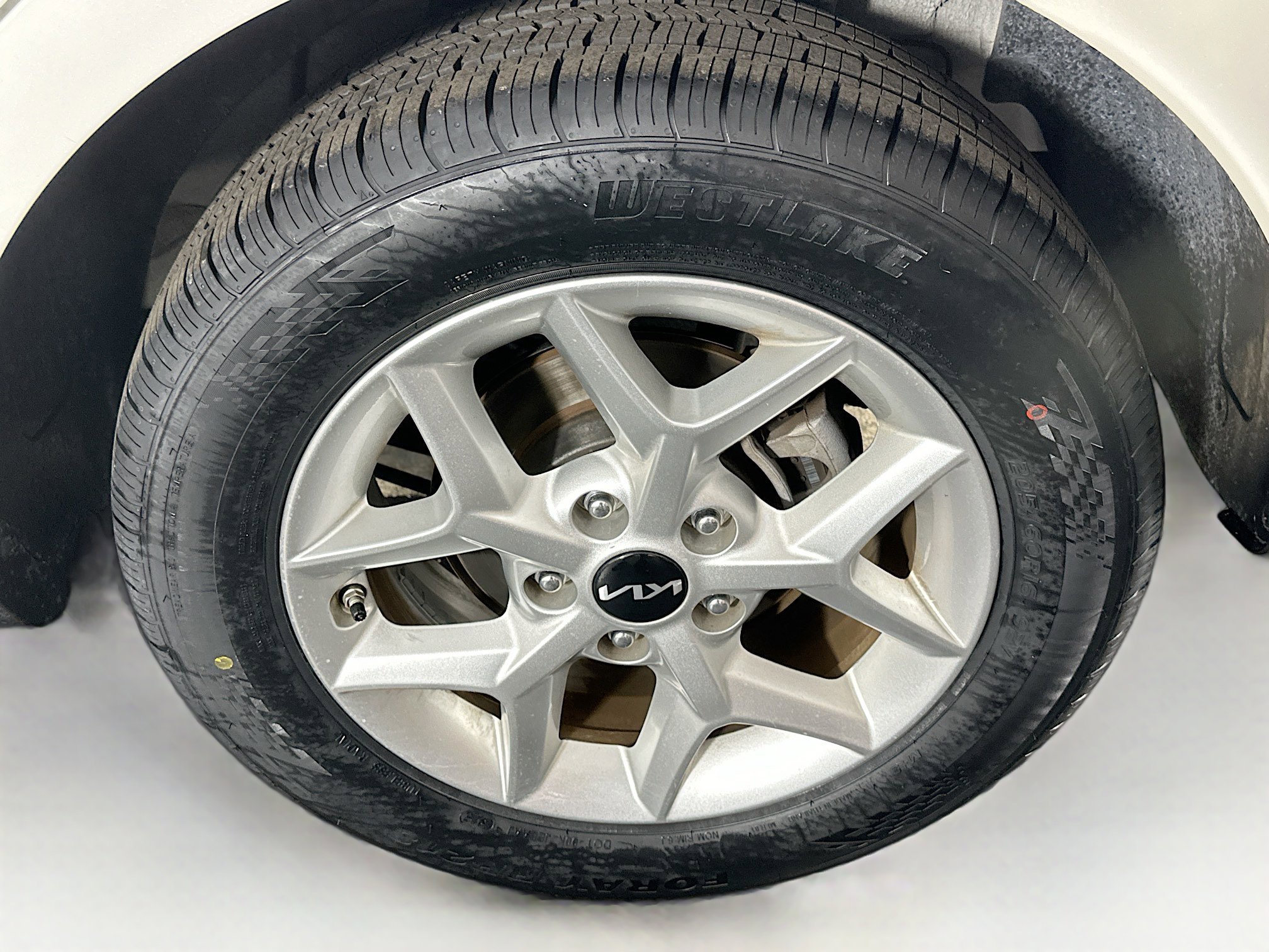 Used 2025 Kia Soul LX w/ LX Technology Package image 11