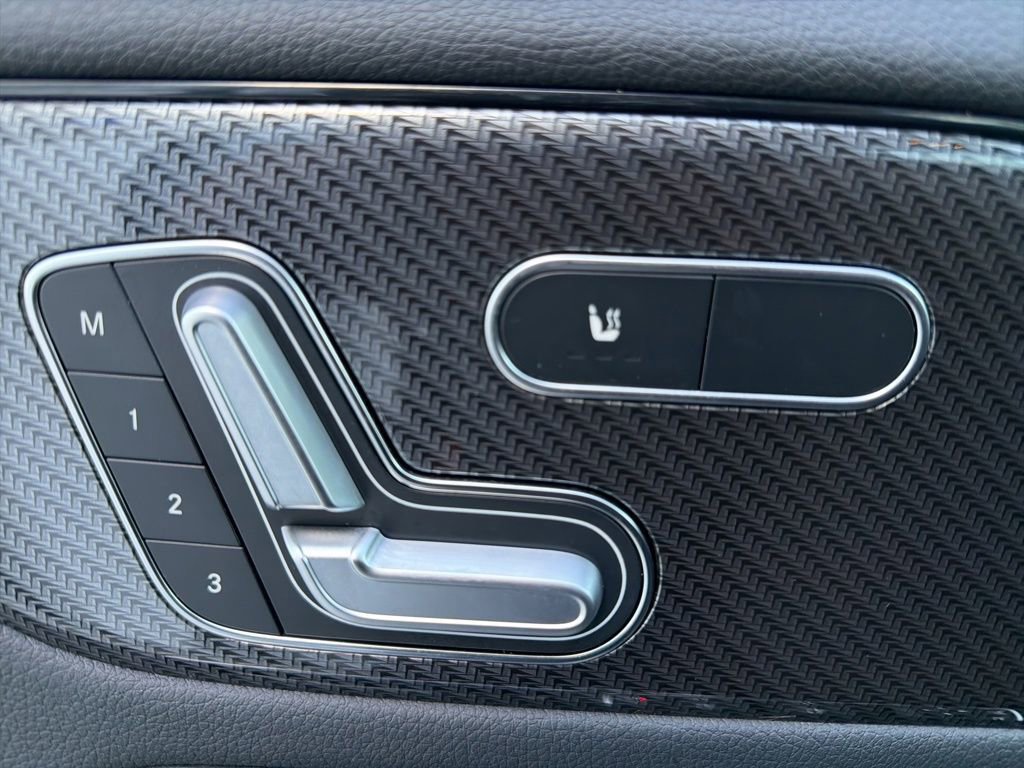 Used 2023 Mercedes-Benz GLA 250 4MATIC image 33