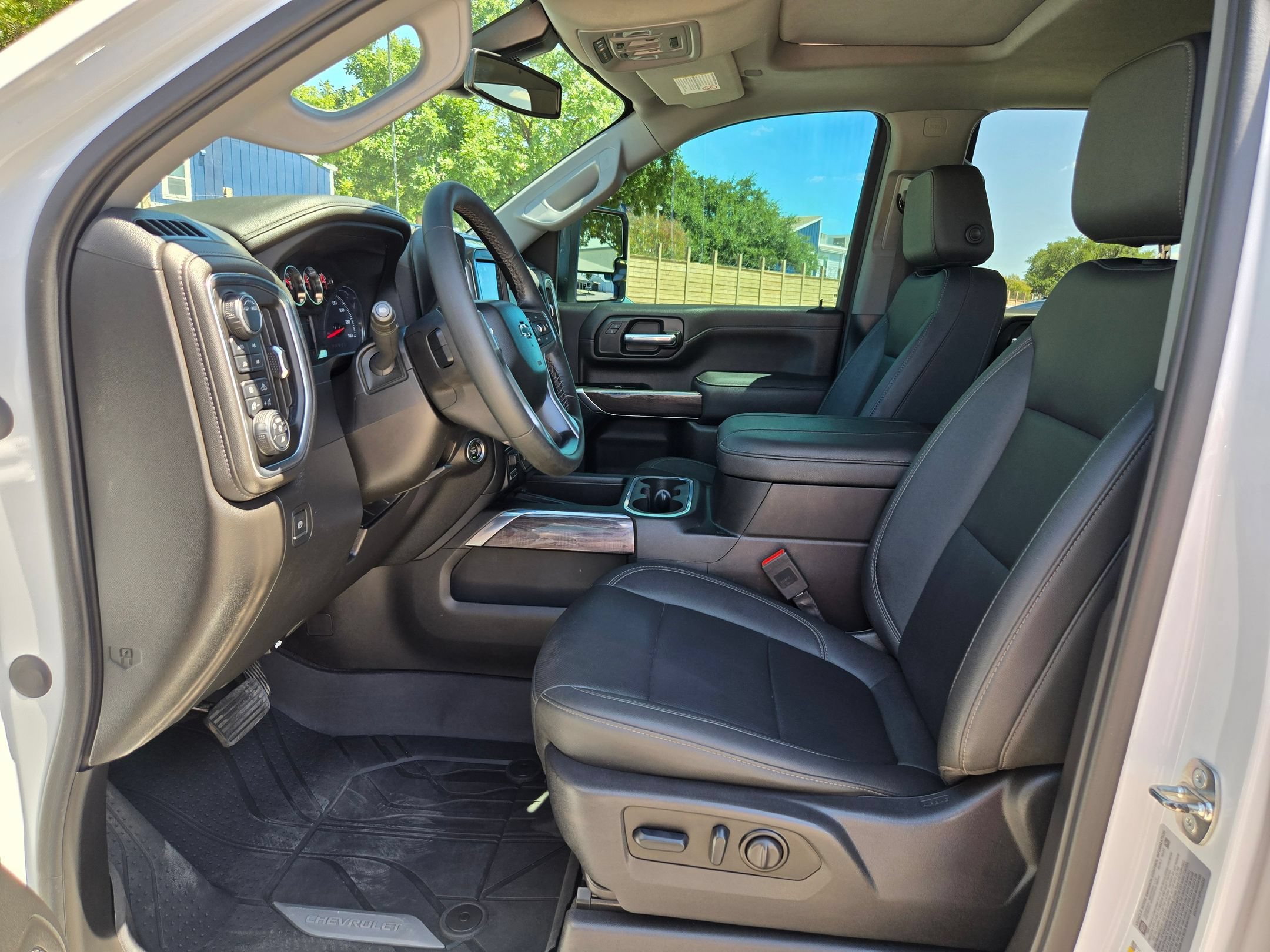 Used 2023 Chevrolet Silverado 2500 LTZ w/ LTZ Plus Package AWD/4WD image 9
