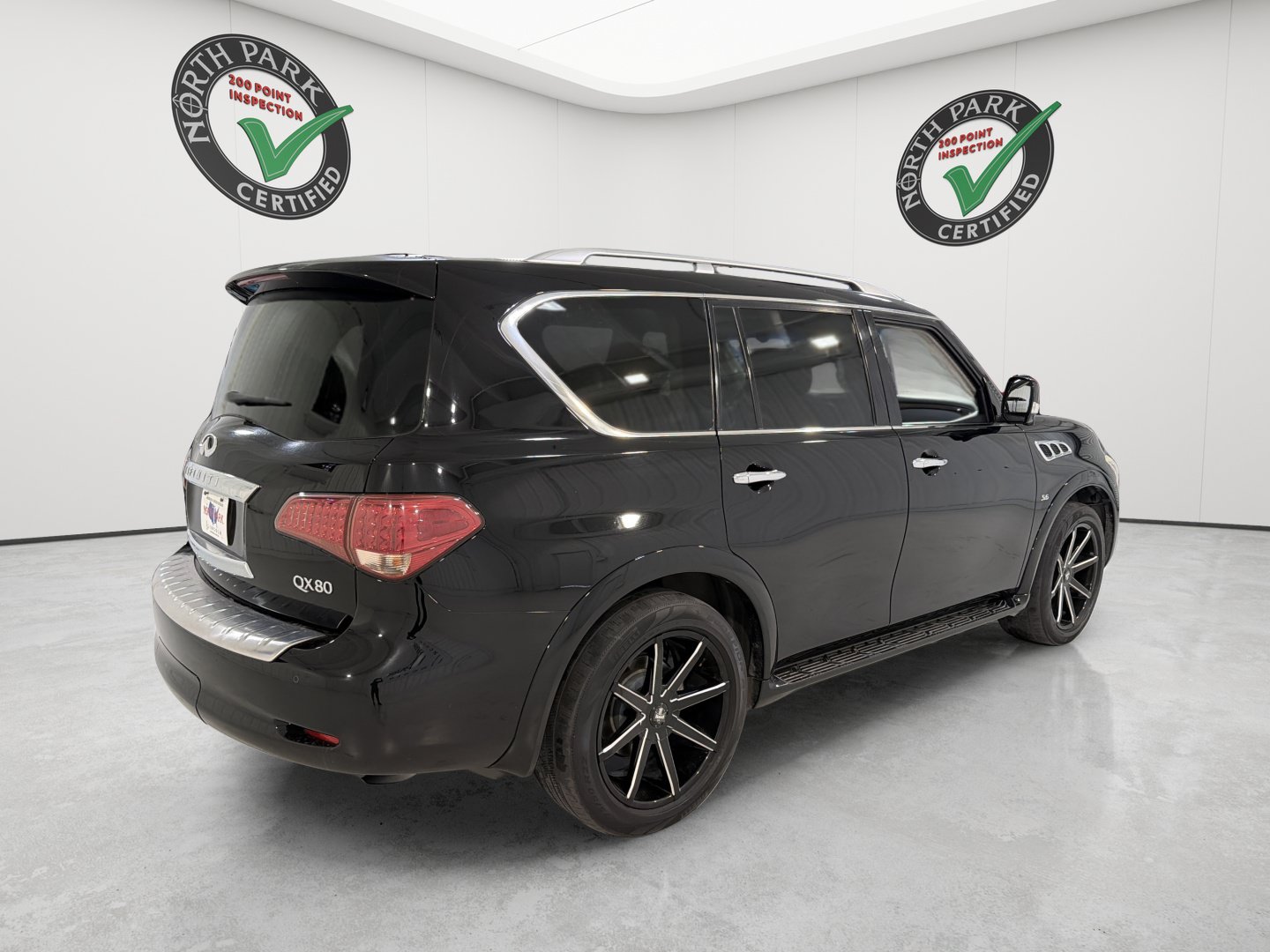 Used 2017 INFINITI QX80 2WD w/ Driver Assistance Package image 5