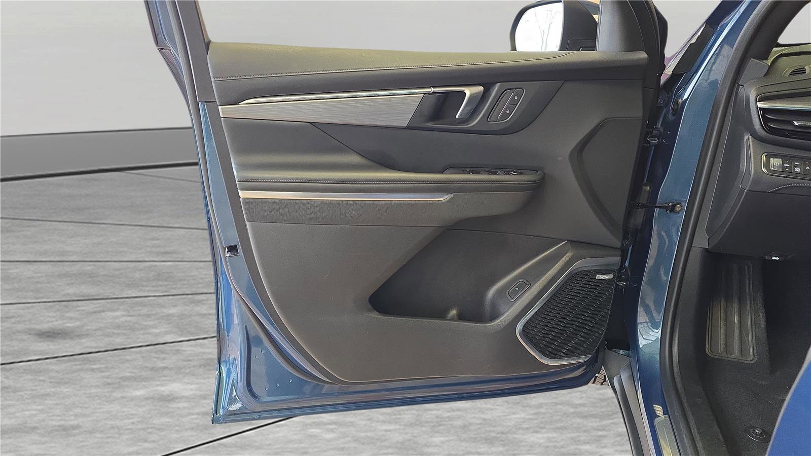 Used 2025 Buick Enclave Preferred image 12