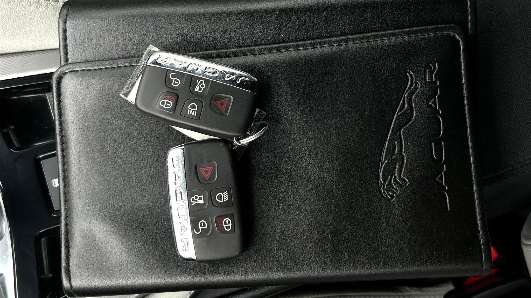 Used 2016 Jaguar F-TYPE Convertible image 54