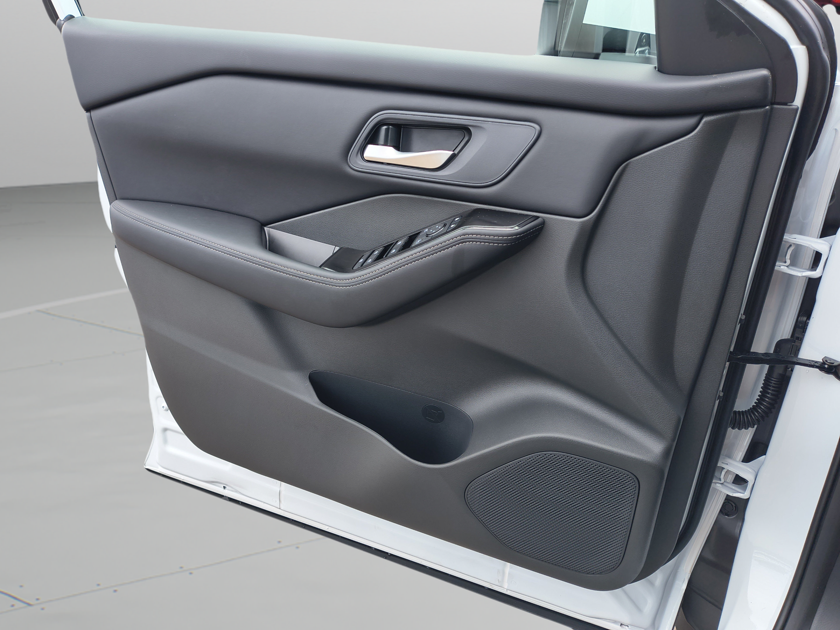 New 2026 Nissan Rogue SV FWD image 23