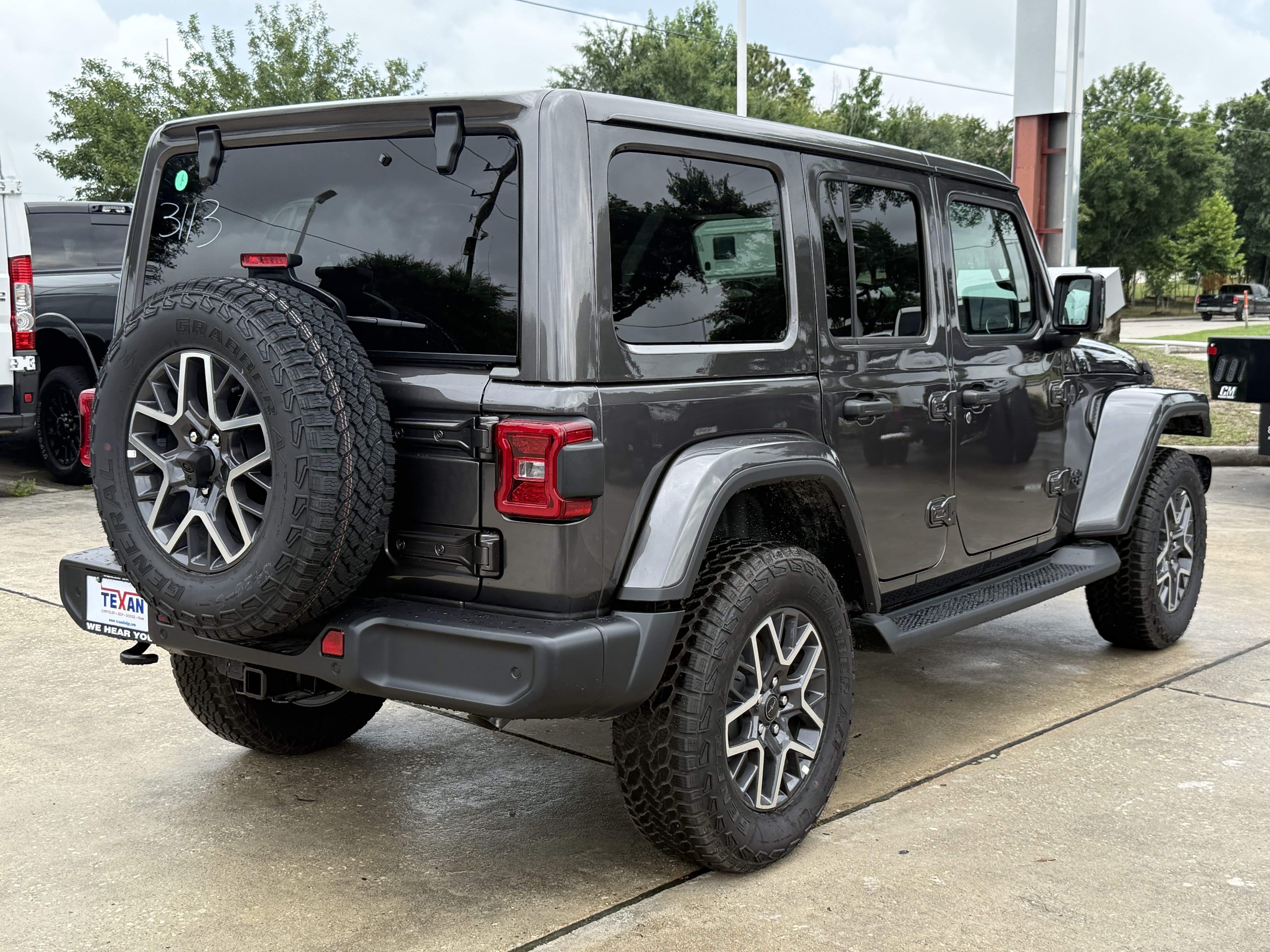 New 2026 Jeep Wrangler Unlimited Sahara AWD/4WD image 5