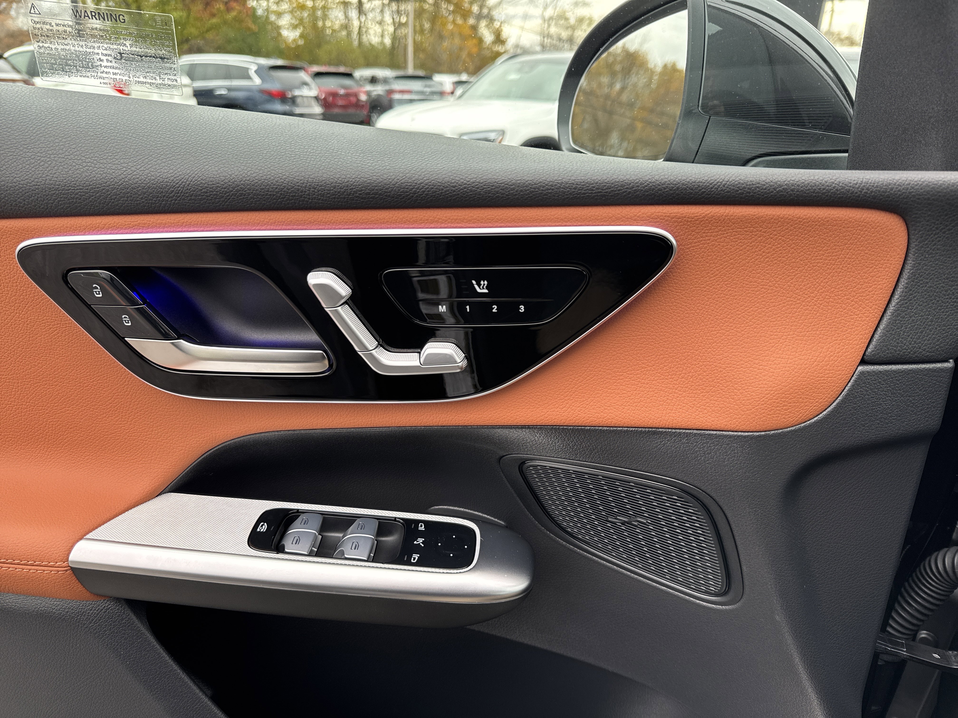 Used 2025 Mercedes-Benz GLC 300 4MATIC image 14