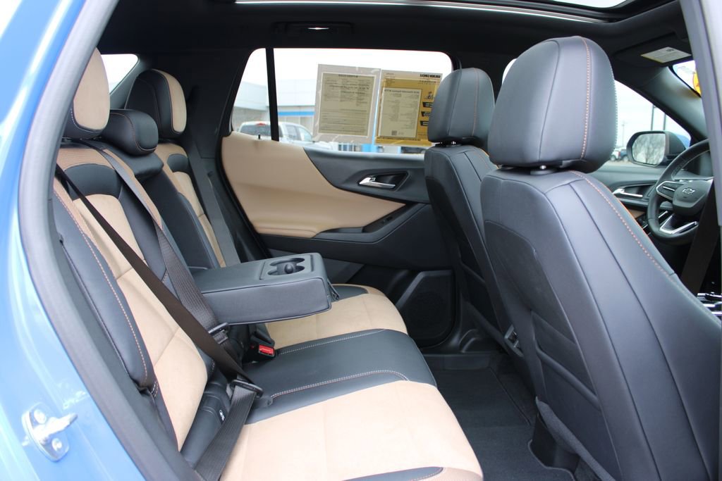 Used 2025 Chevrolet Equinox ACTIV w/ Safety and Technology Package image 34