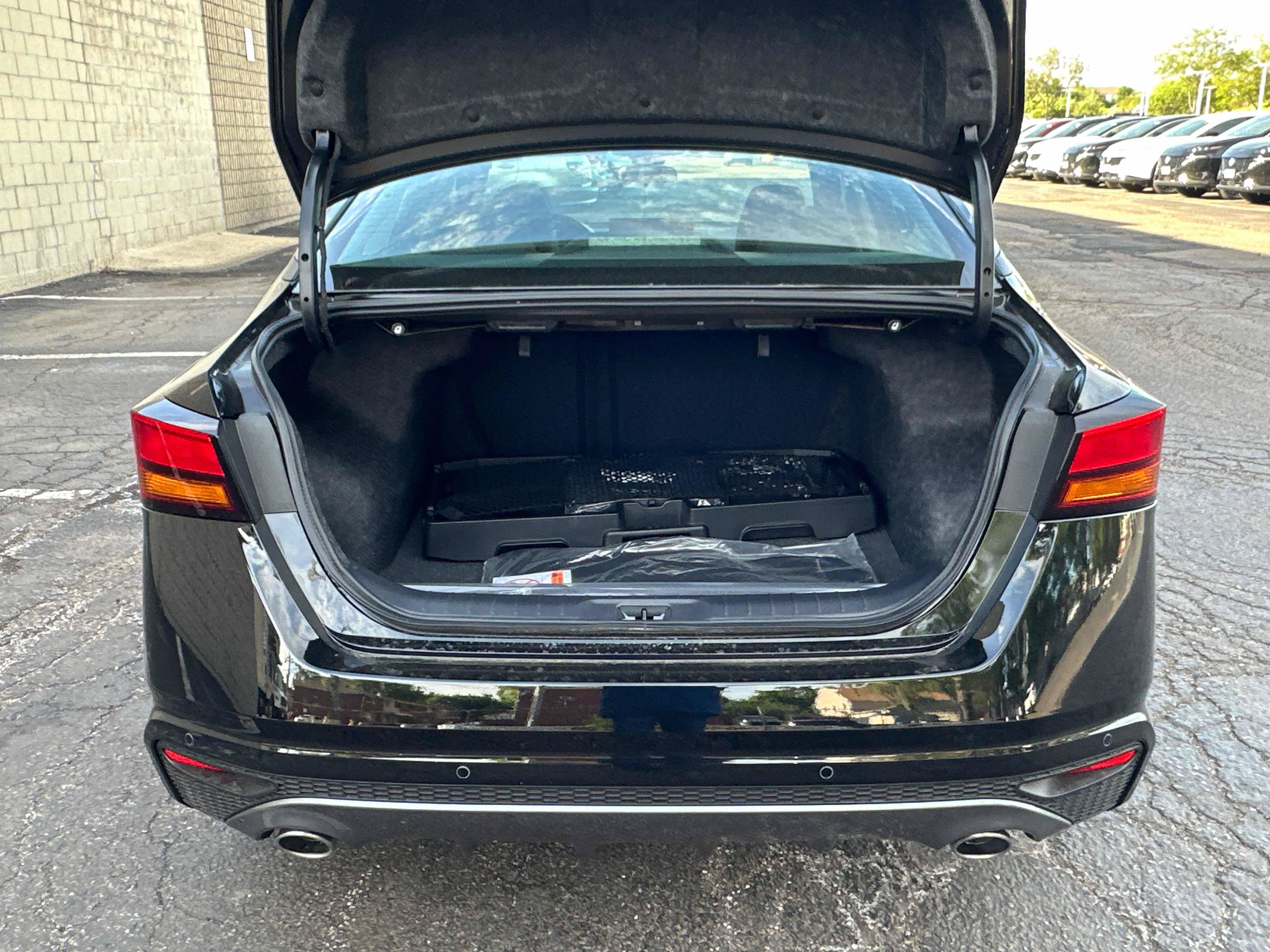 New 2026 Nissan Altima 2.5 SV w/ SV Special Edition Package FWD image 14