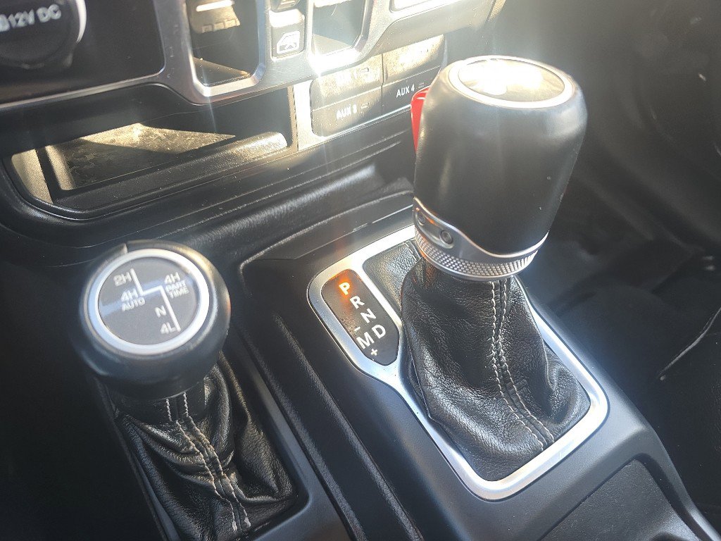 Used 2022 Jeep Wrangler Unlimited Sahara w/ Cold Weather Group image 28