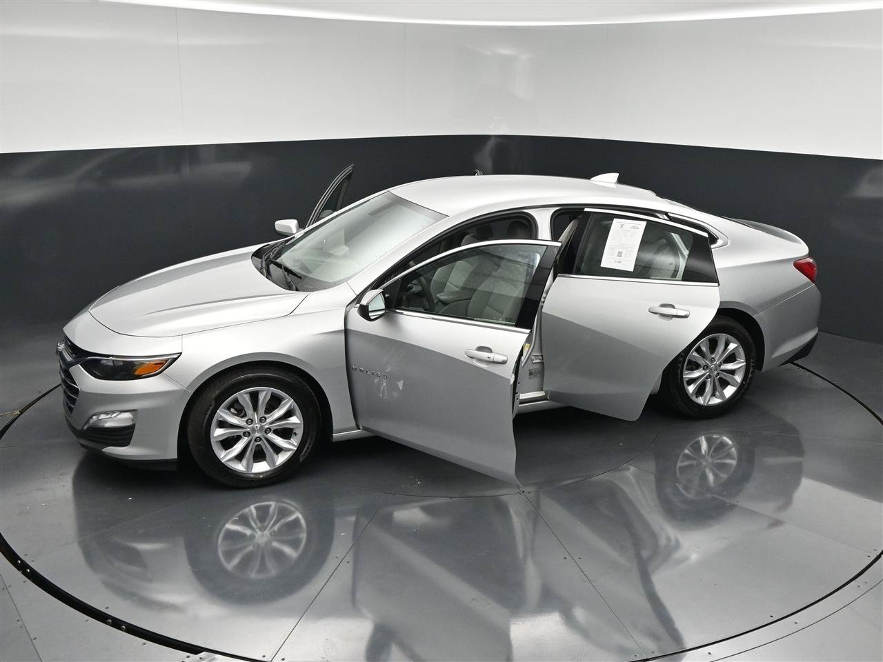 Used 2020 Chevrolet Malibu LT FWD image 29