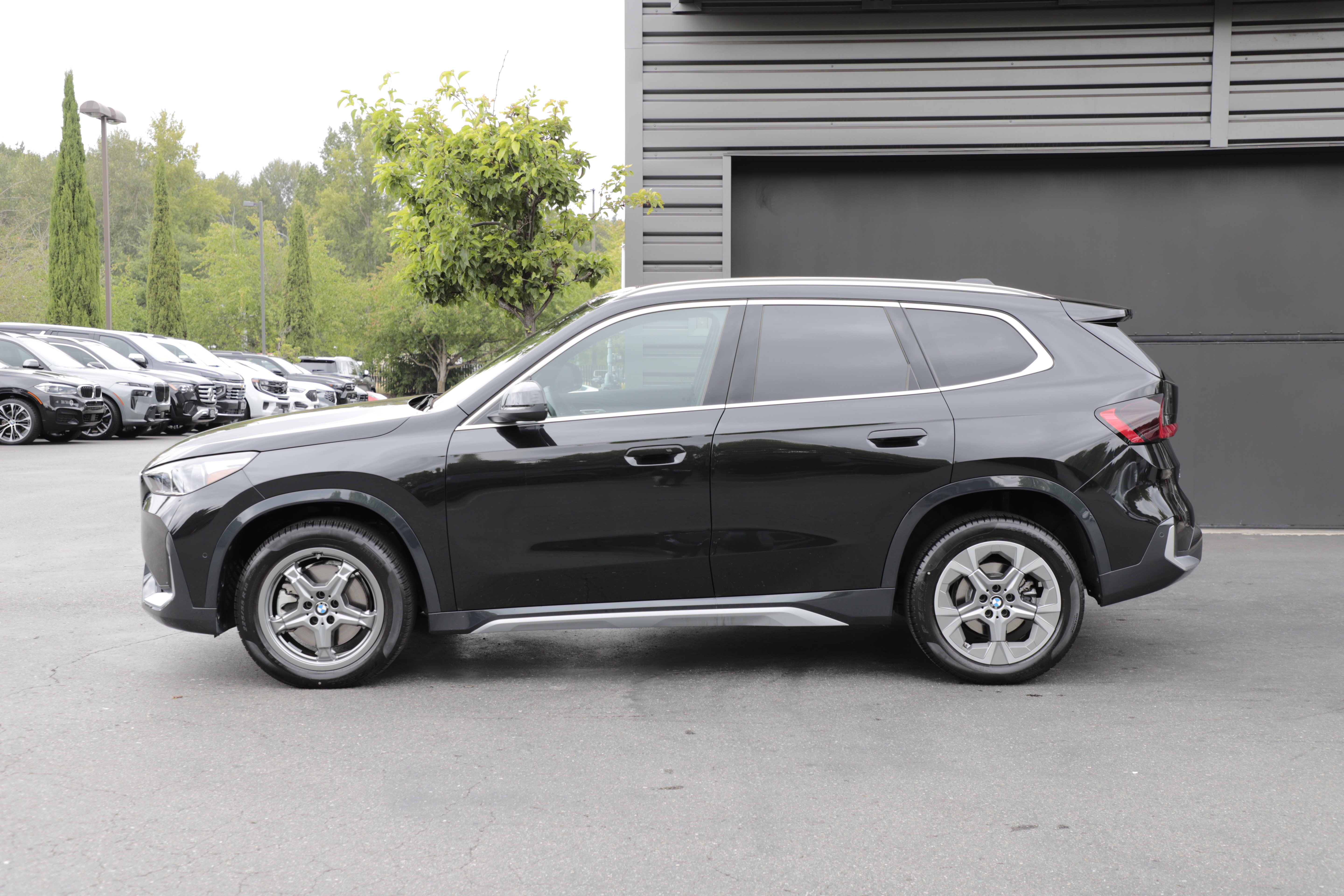 Used 2025 BMW X1 xDrive28i w/ Convenience Package AWD/4WD image 5