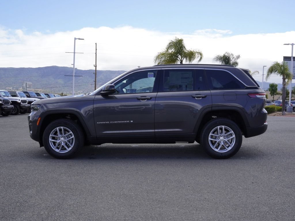New 2026 Jeep Grand Cherokee Laredo RWD image 7