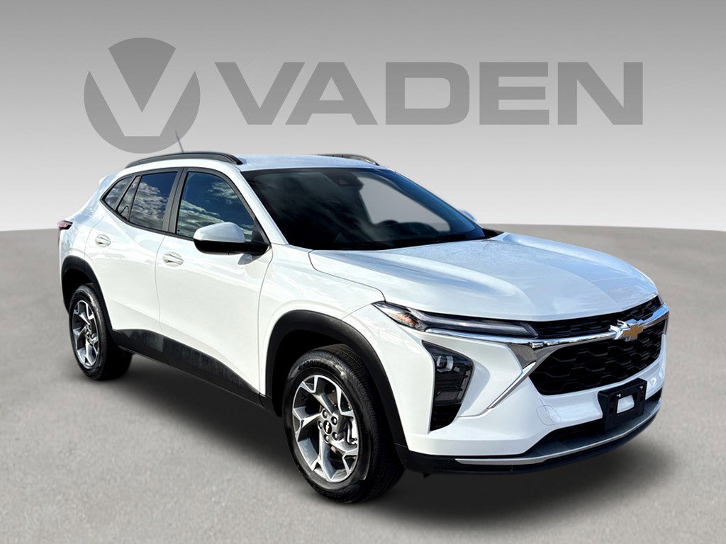 Used 2025 Chevrolet Trax LT