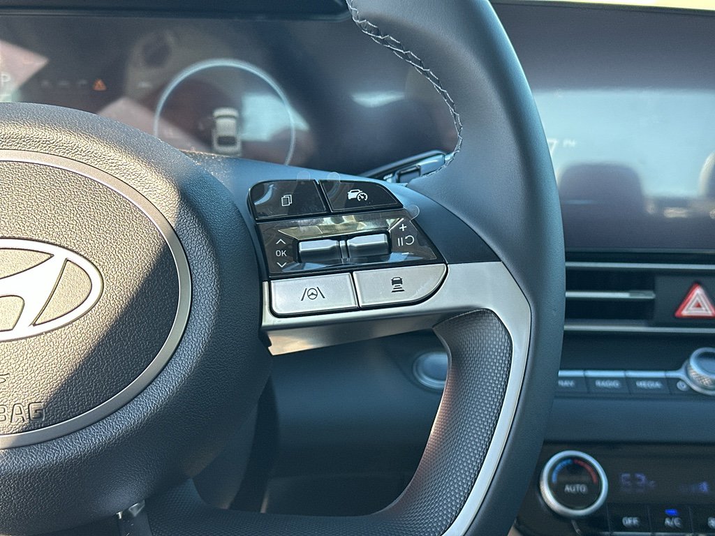 New 2025 Hyundai Elantra Limited image 15