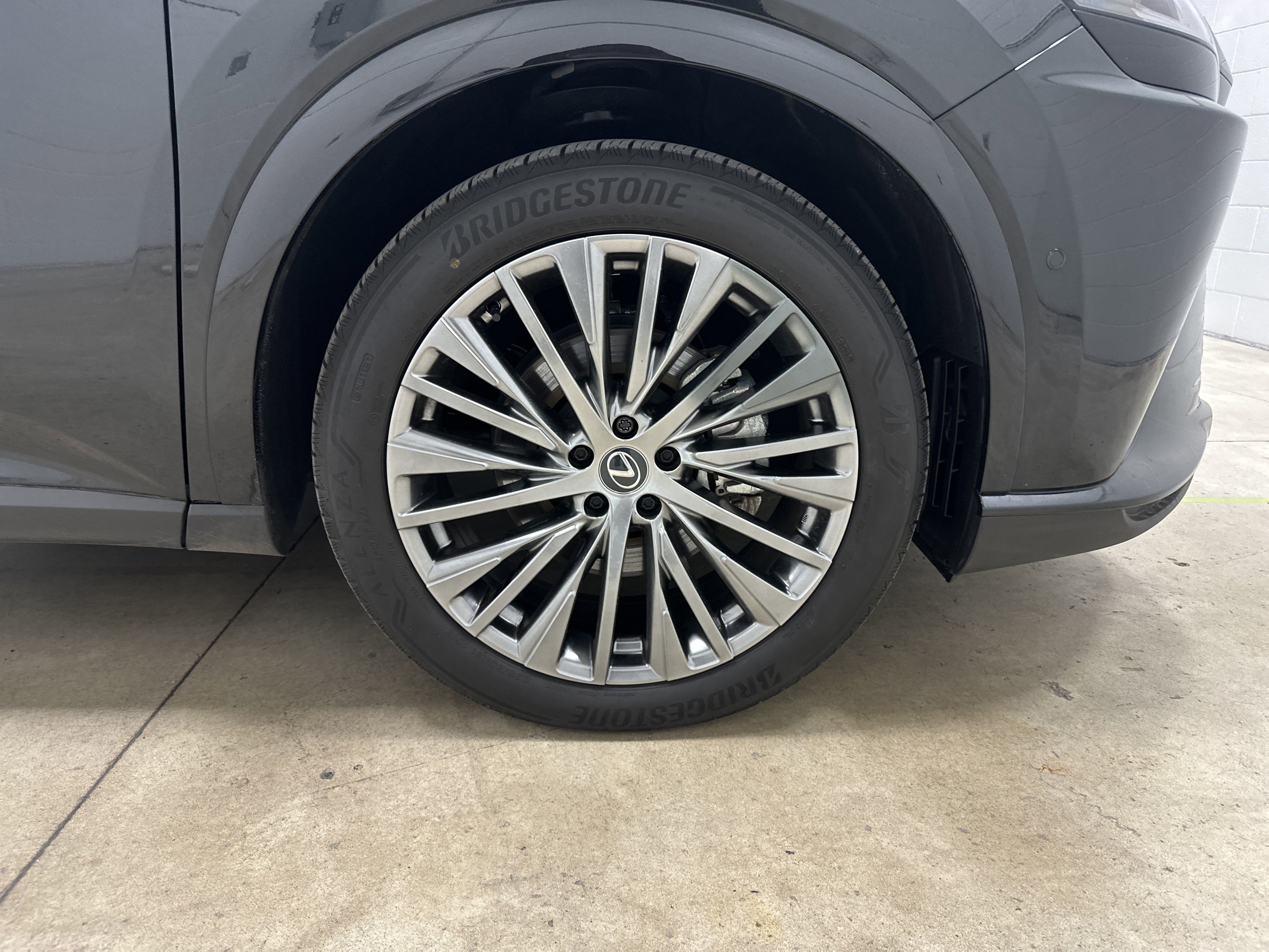 Certified 2025 Lexus RX 450h 450h+ Luxury w/ Convenience Package image 11