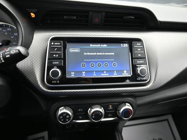 Used 2019 Nissan Kicks S image 40