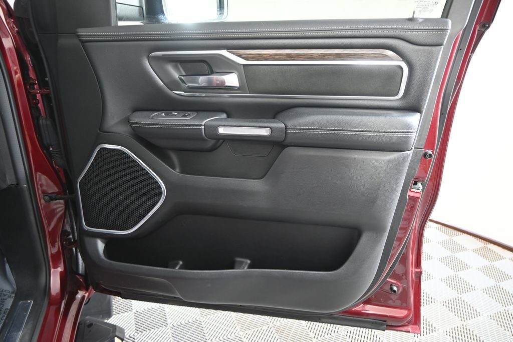 Used 2019 RAM 1500 Laramie AWD/4WD image 13