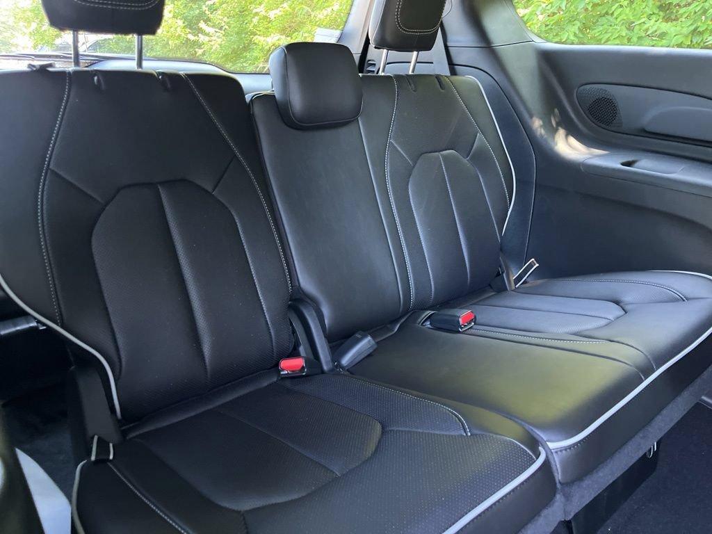 New 2027 Chrysler Pacifica Limited FWD image 45