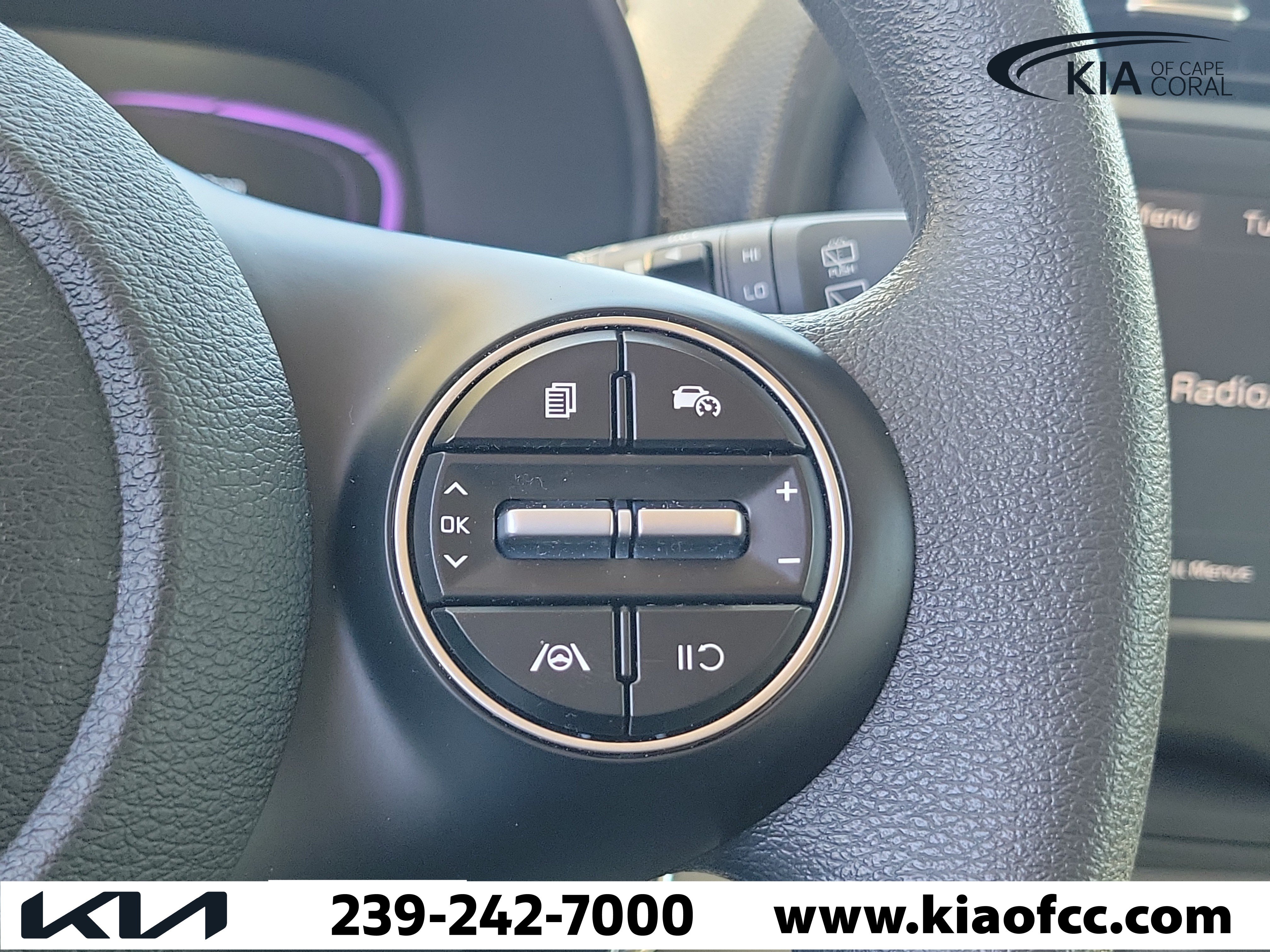 Used 2025 Kia Soul LX FWD image 27