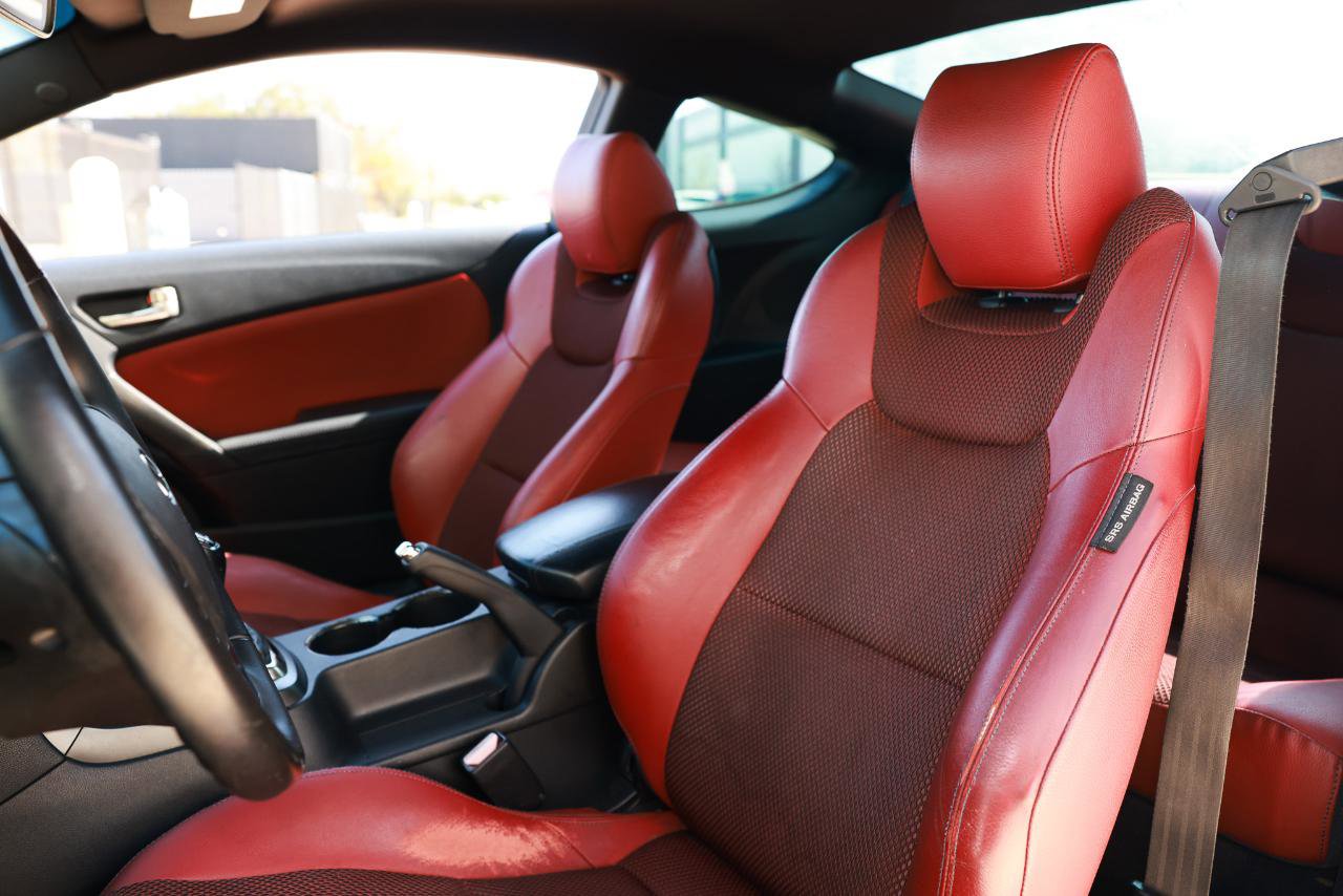 Used 2013 Hyundai Genesis 3.8 image 6