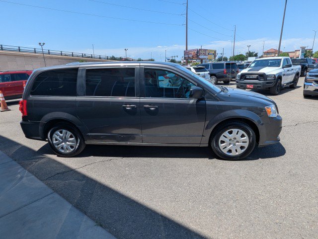 Used 2018 Dodge Grand Caravan SE w/ UConnect Hands-Free Group FWD image 6