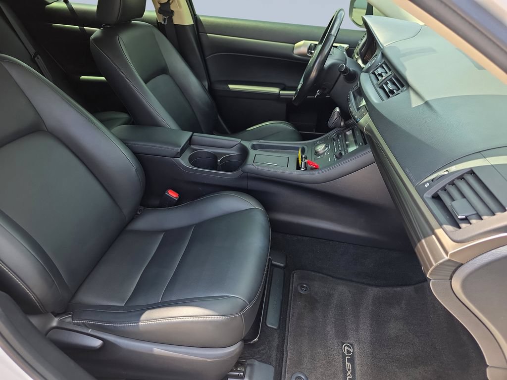 Used 2016 Lexus CT 200h w/ Accessory Package 2 FWD image 23