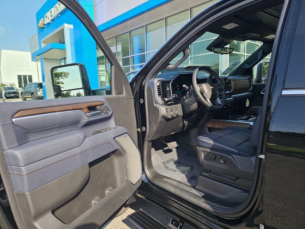 New 2026 Chevrolet Silverado 3500 High Country w/ High Country Premium Package AWD/4WD image 22