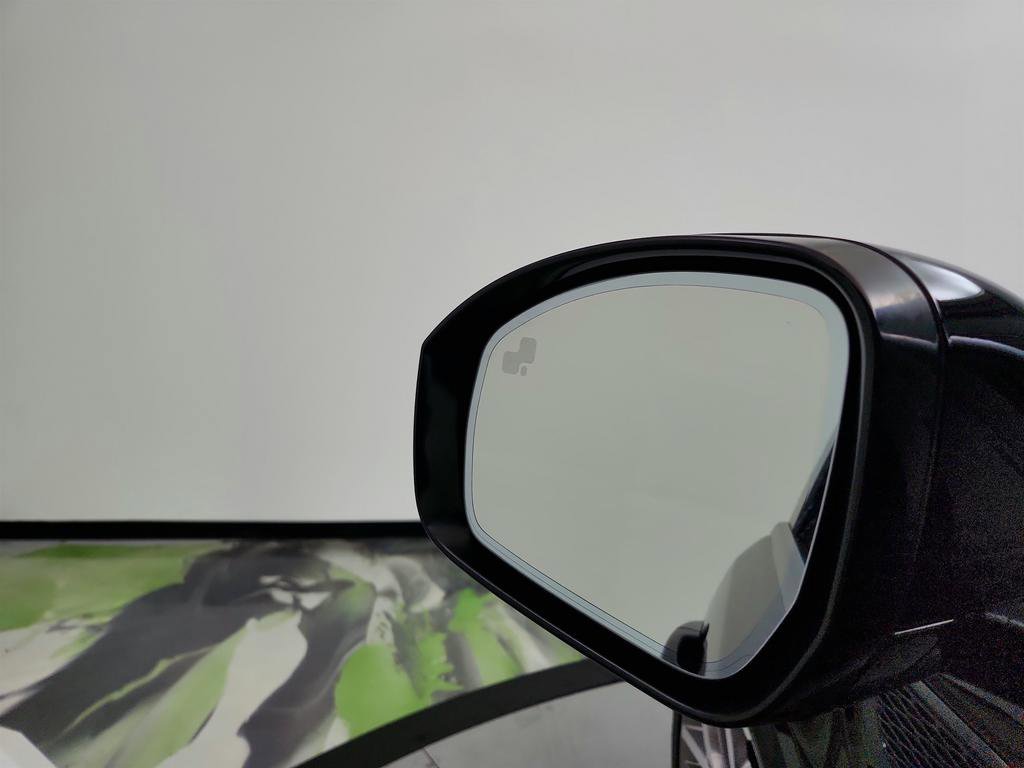 Used 2017 Land Rover Range Rover Sport SVR image 16