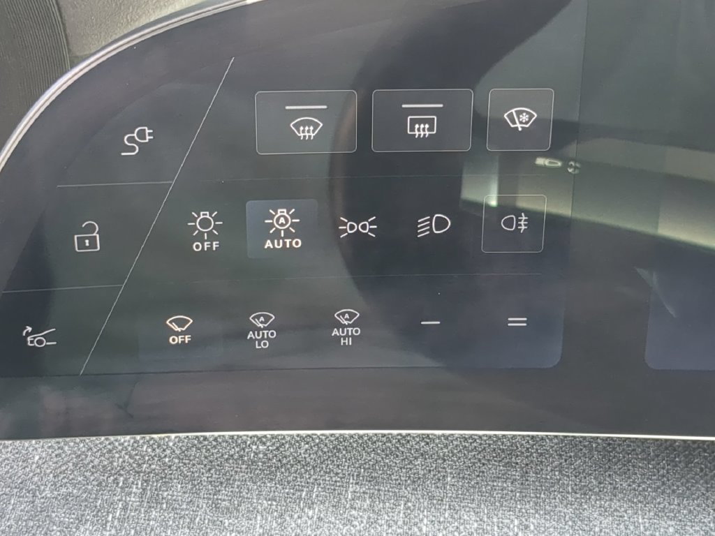 Used 2024 Lucid Air Pure RWD image 28