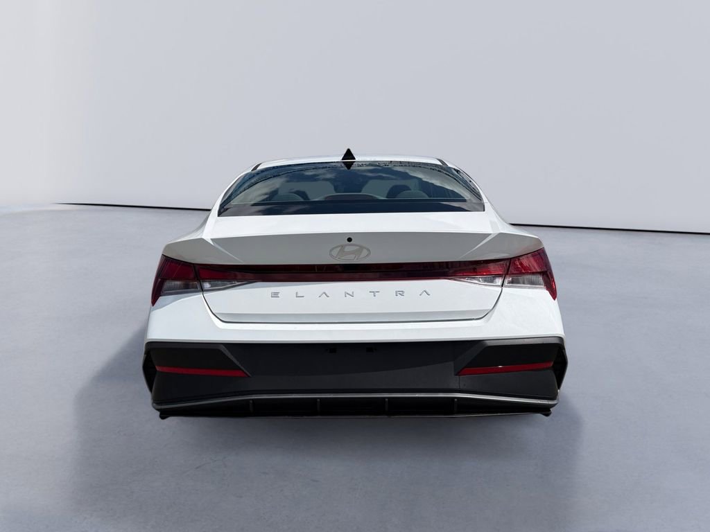 New 2026 Hyundai Elantra SE FWD image 4
