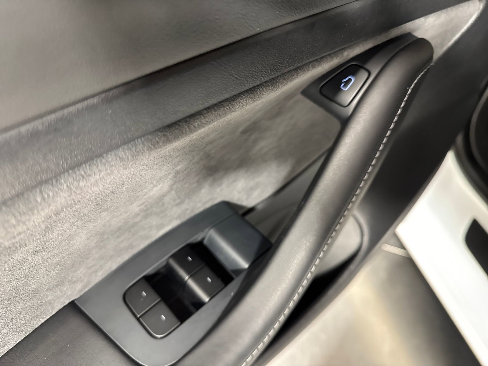 Used 2021 Tesla Model 3 Standard Range Plus image 25