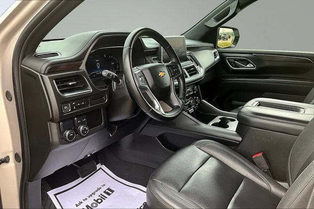 Used 2024 Chevrolet Suburban LT RWD image 17