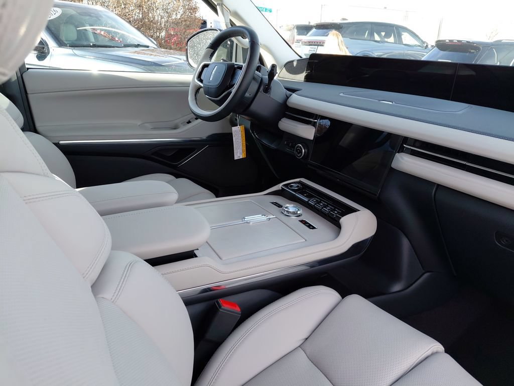New 2026 Lincoln Navigator L Reserve AWD/4WD image 34
