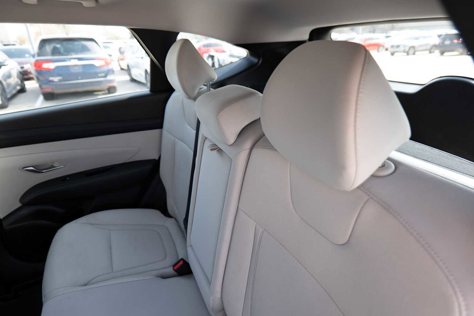 Used 2025 Hyundai Tucson SE image 23