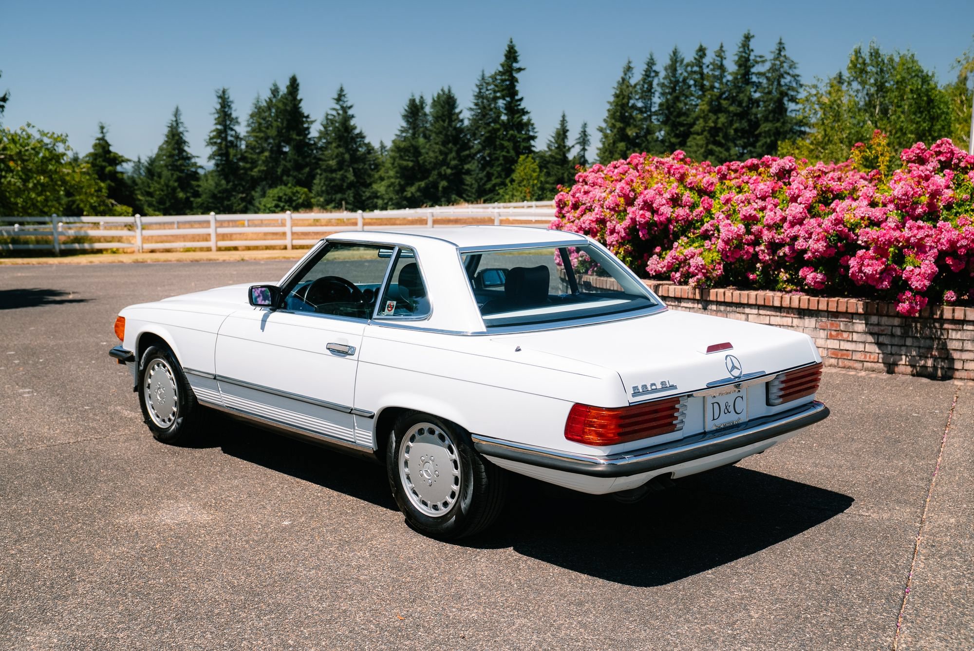 Used 1988 Mercedes-Benz 560 SL image 3