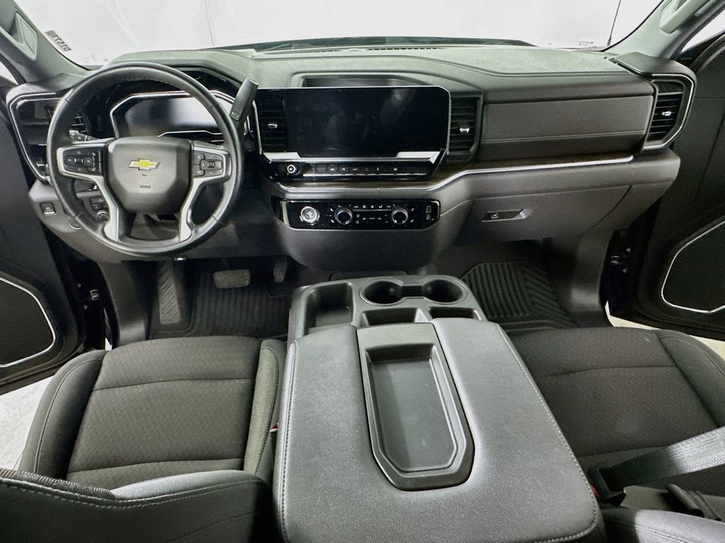 Used 2023 Chevrolet Silverado 1500 LT AWD/4WD image 18