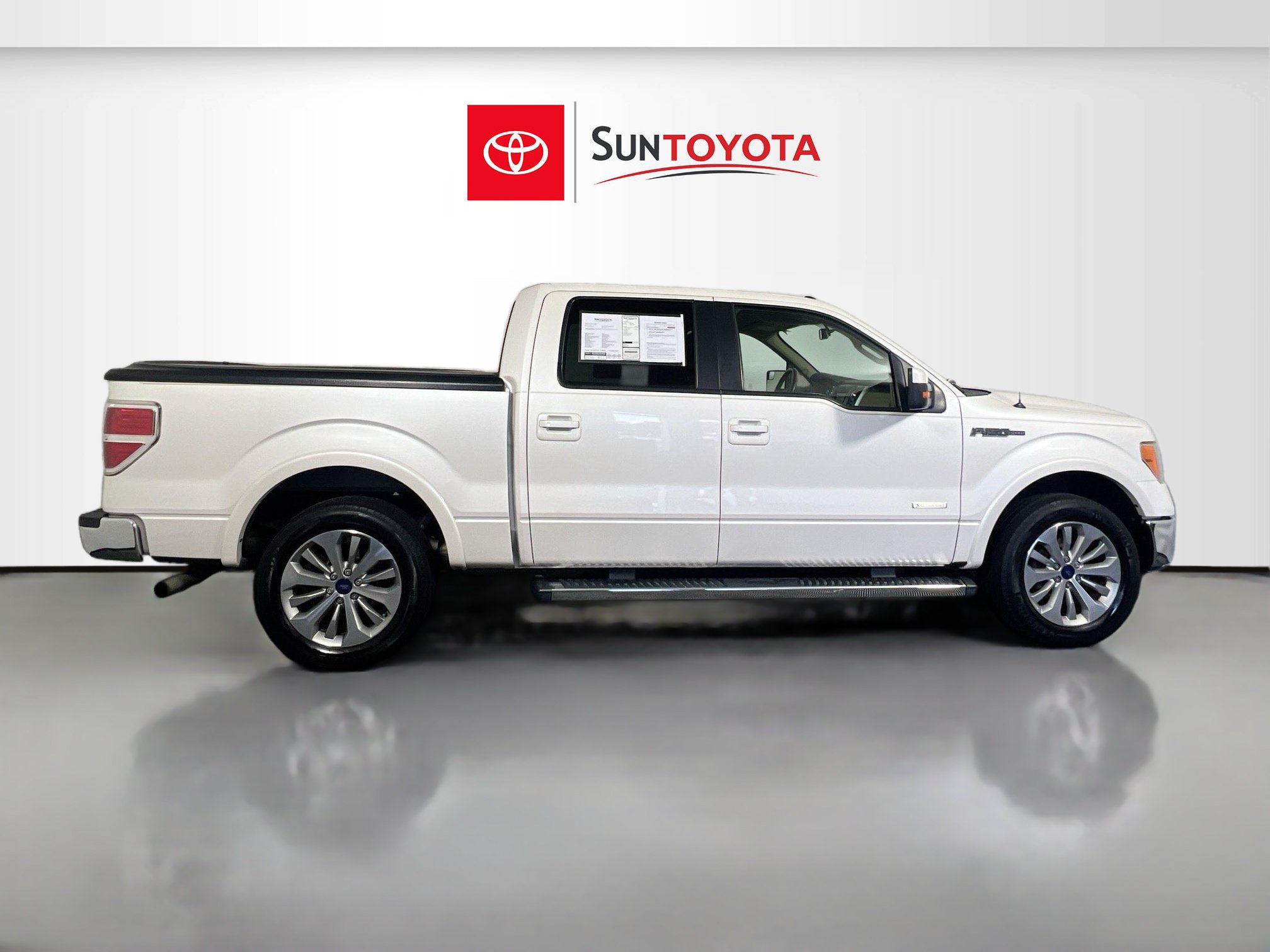 Used 2014 Ford F150 Lariat w/ Equipment Group 501A Mid RWD image 2