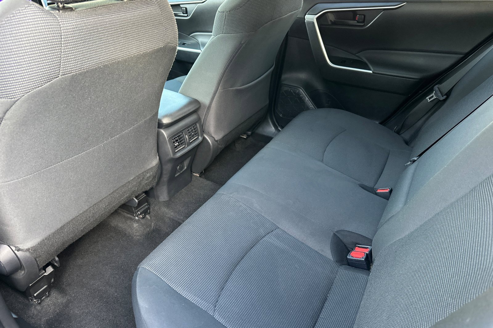 Used 2024 Toyota RAV4 LE image 14