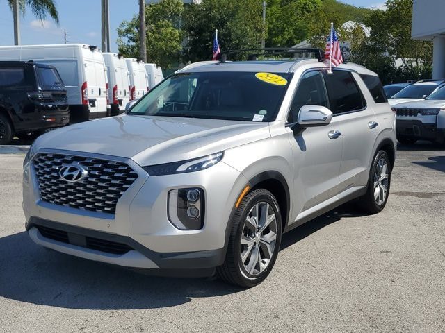 Used 2022 Hyundai Palisade SEL w/ 8P Bench Seat Package FWD image 3