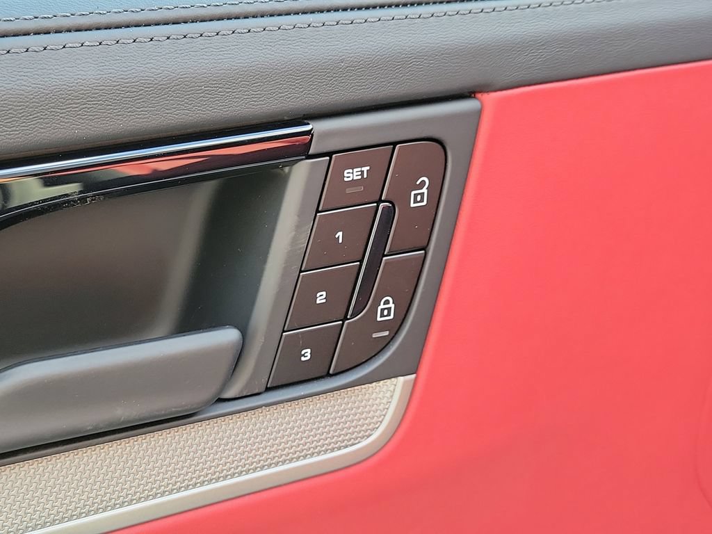 New 2026 Porsche Cayenne Coupe AWD/4WD image 25