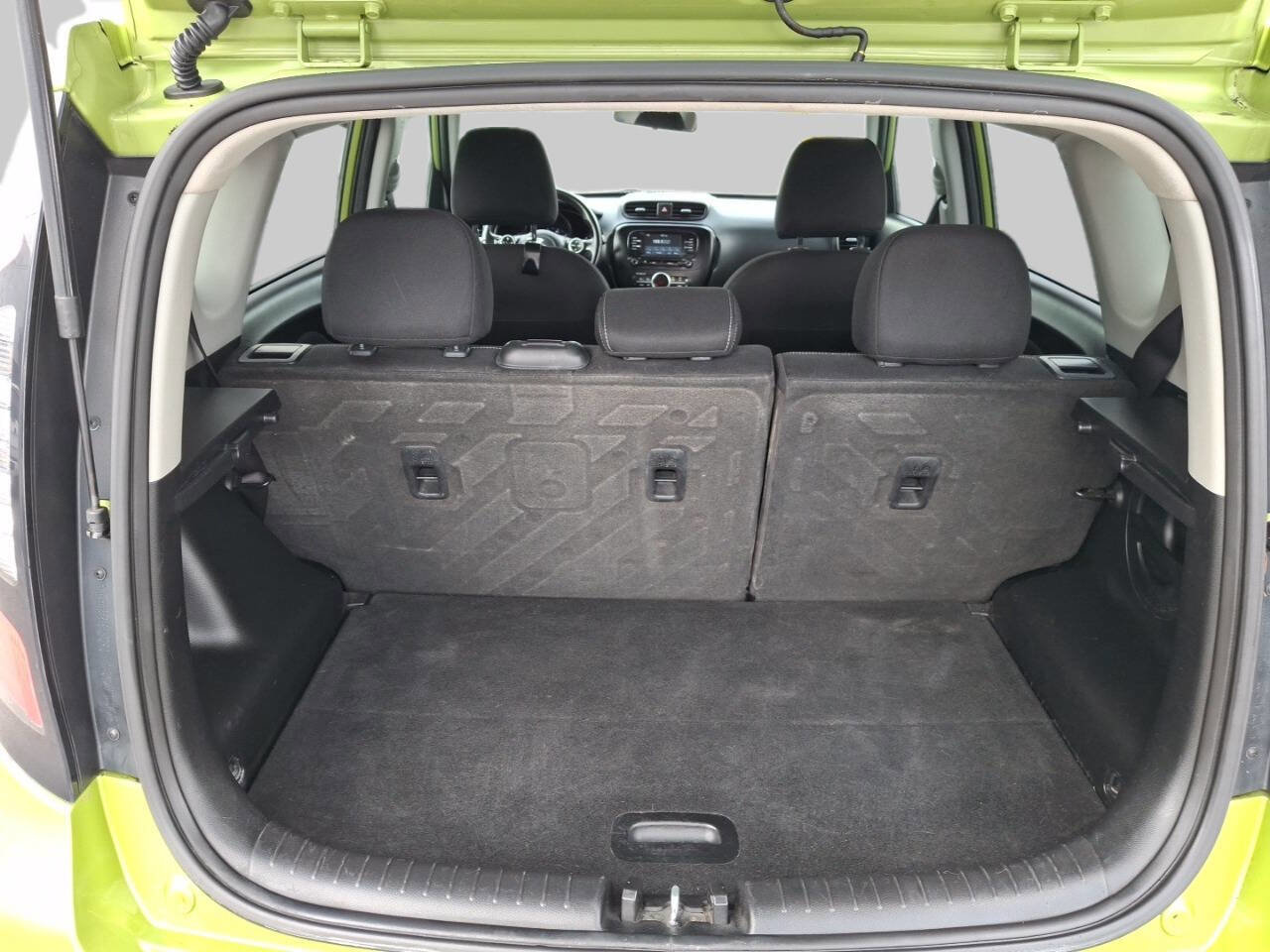 Used 2017 Kia Soul + image 12