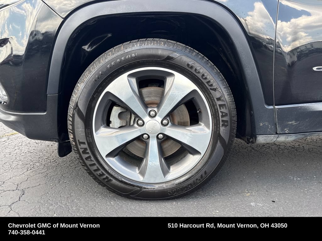 Used 2019 Jeep Cherokee Limited AWD/4WD image 27