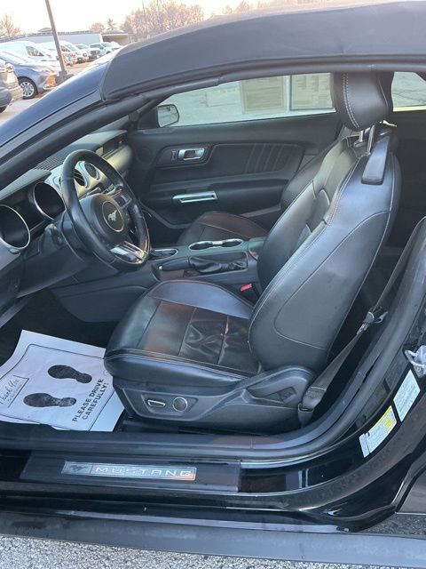 Used 2019 Ford Mustang Premium image 11