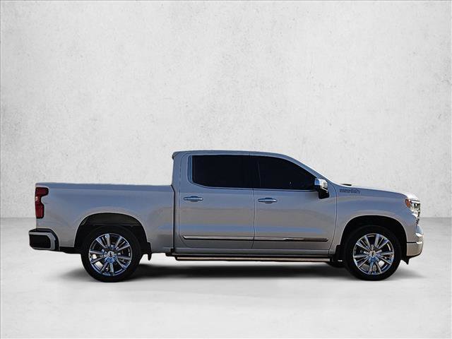 Used 2022 Chevrolet Silverado 1500 High Country w/ High Country Premium Package AWD/4WD image 4