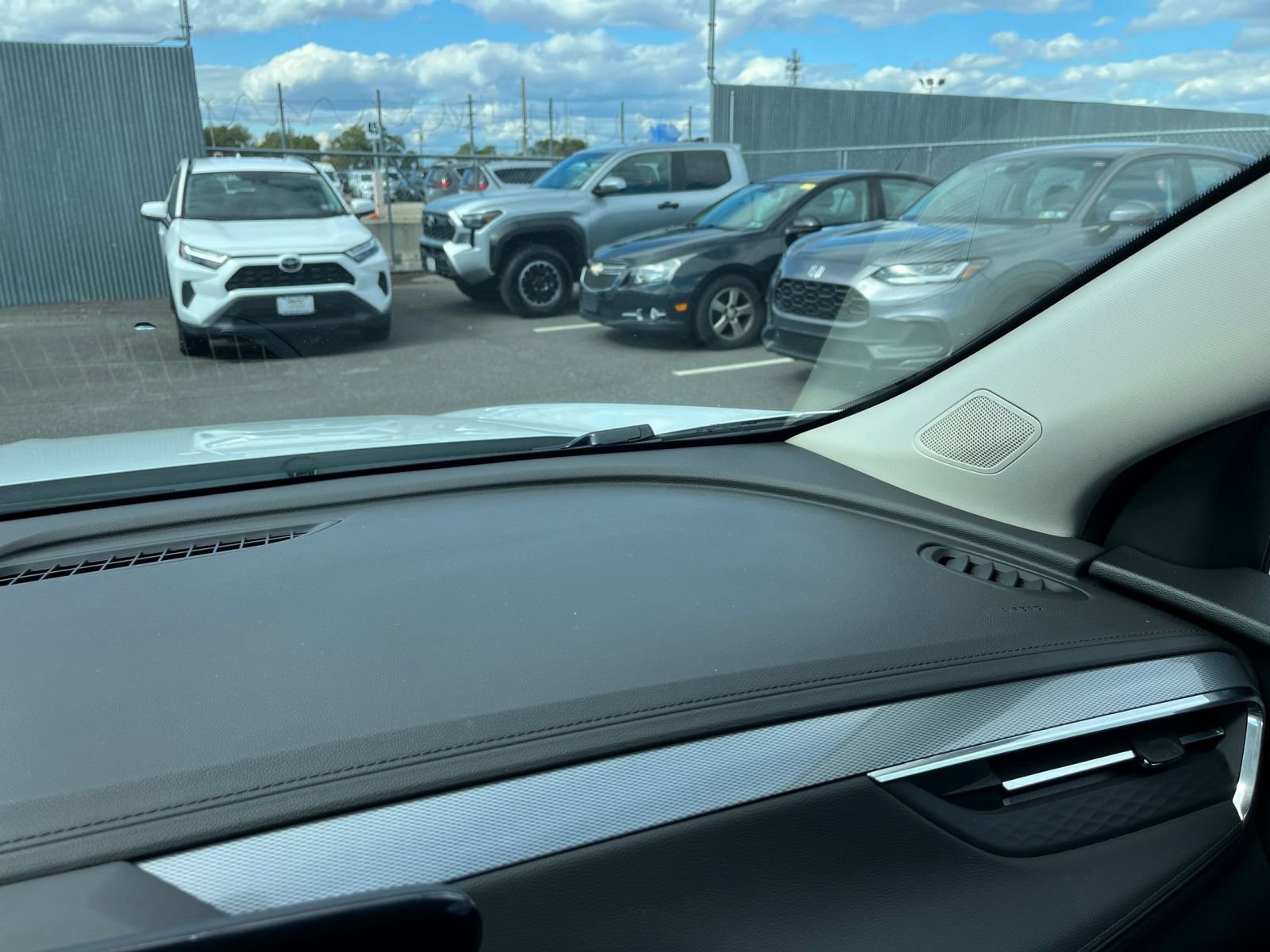 Used 2025 Buick Encore GX Preferred image 34