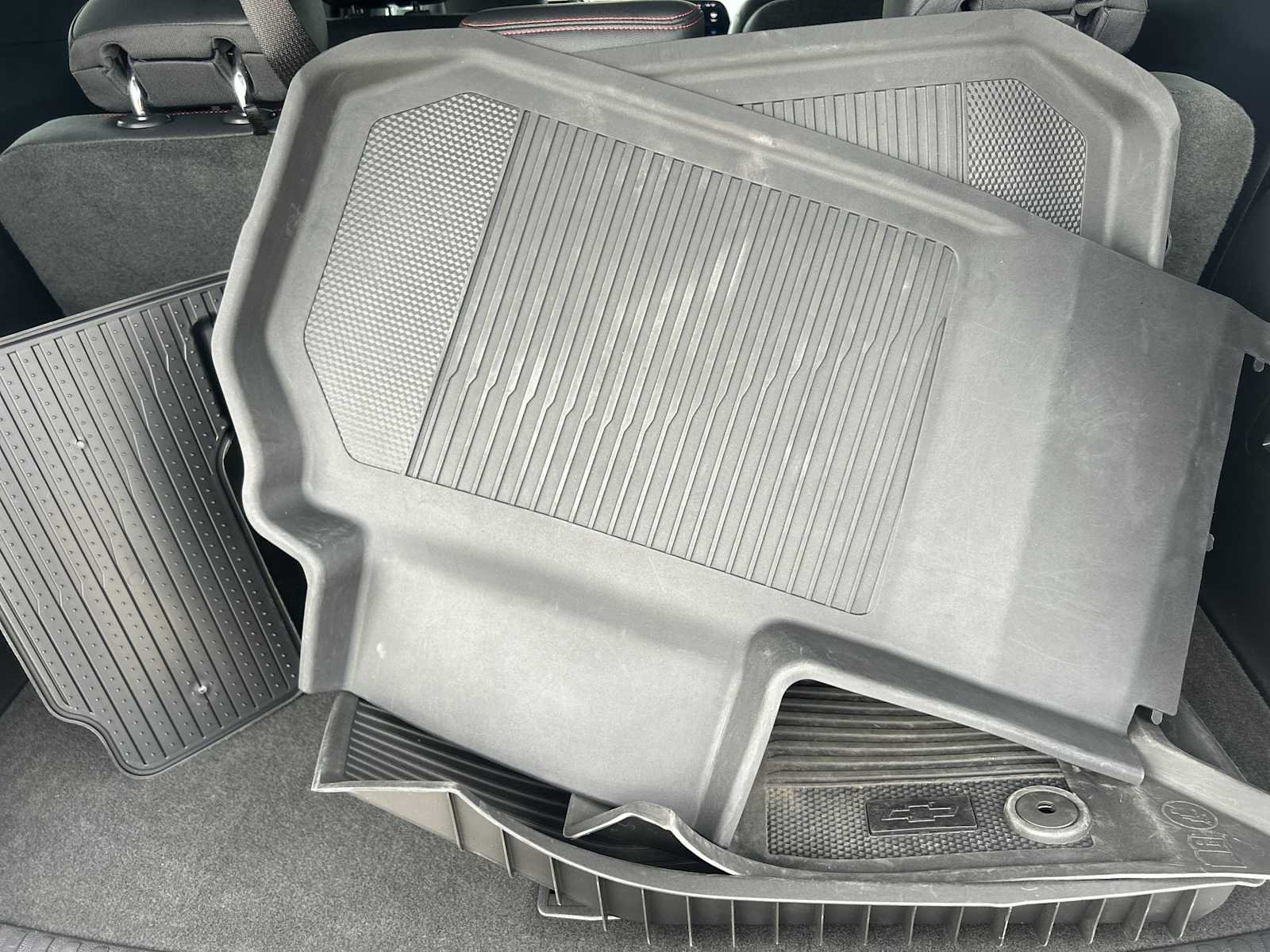 Used 2024 Chevrolet Traverse RS w/ LPO, Floor Liner Package AWD/4WD image 34