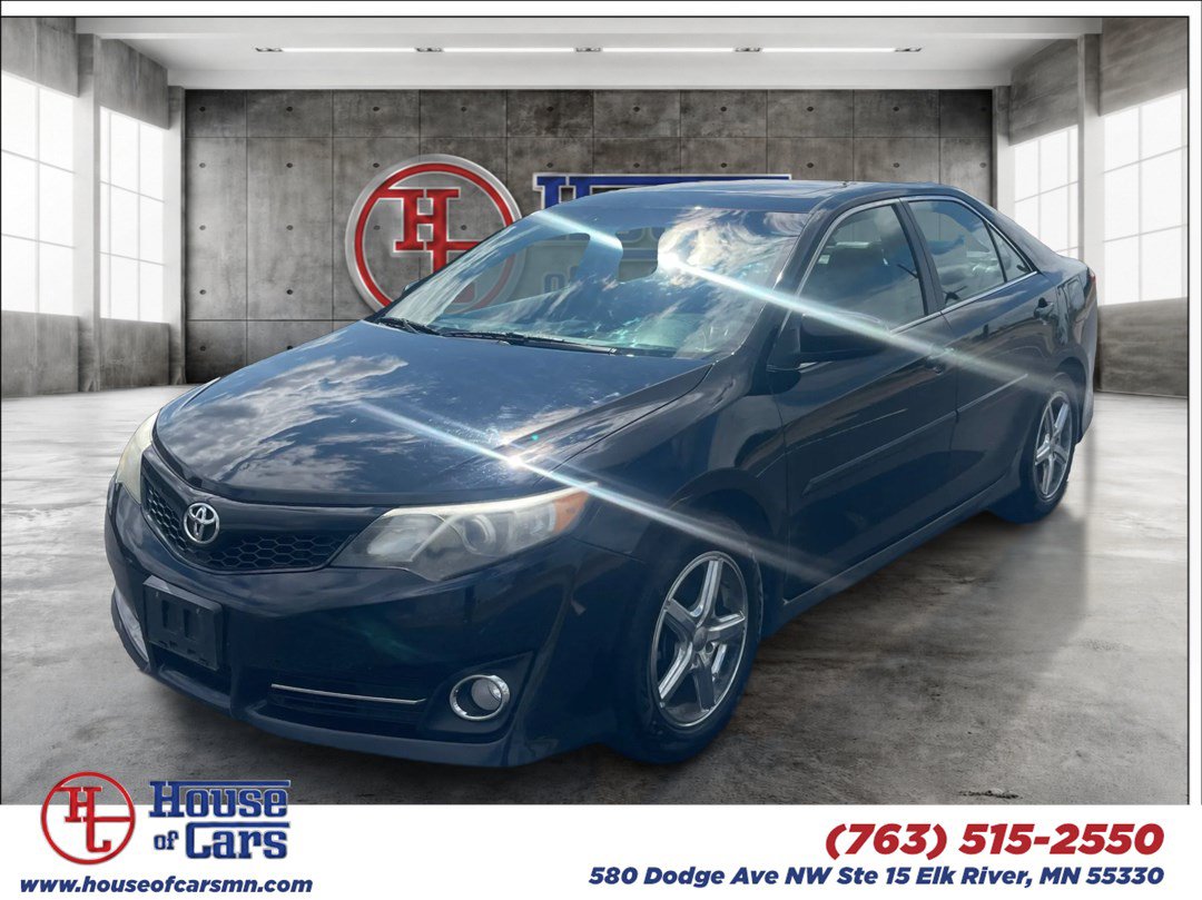 Used 2014 Toyota Camry SE w/ Leather Package