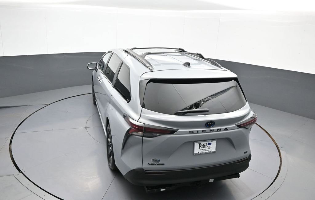 Used 2025 Toyota Sienna XLE Woodland Edition AWD/4WD image 41