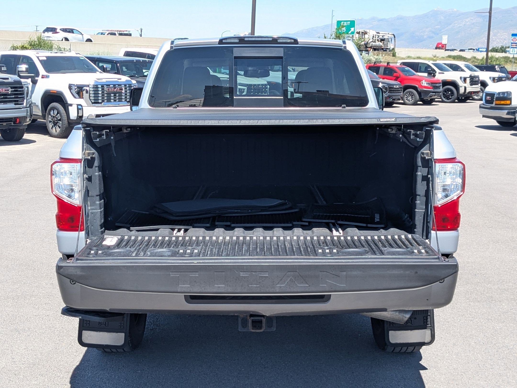 Used 2018 Nissan Titan PRO-4X w/ Pro-4x Convenience Package AWD/4WD image 31