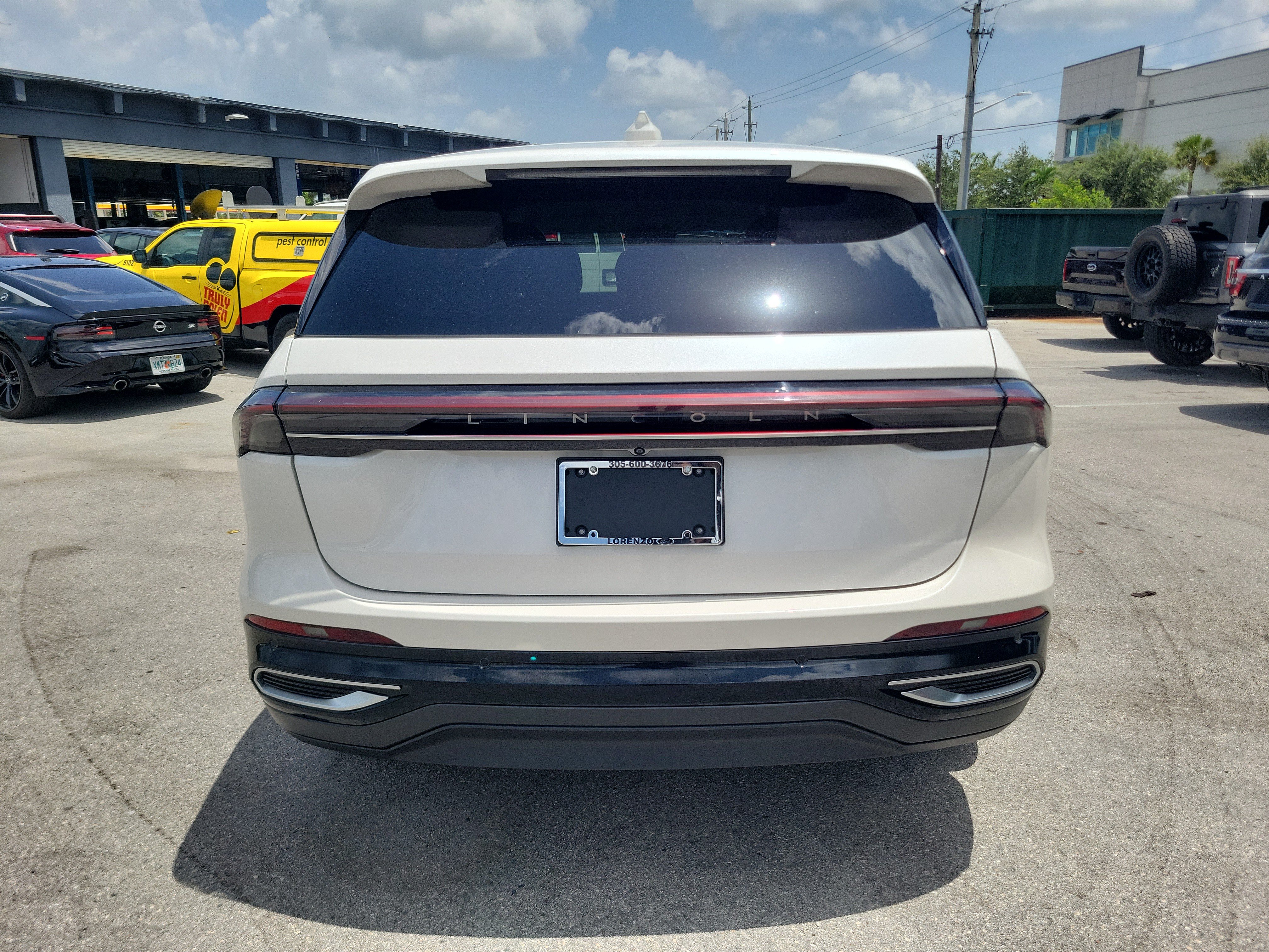 Used 2024 Lincoln Nautilus Premier AWD/4WD image 6