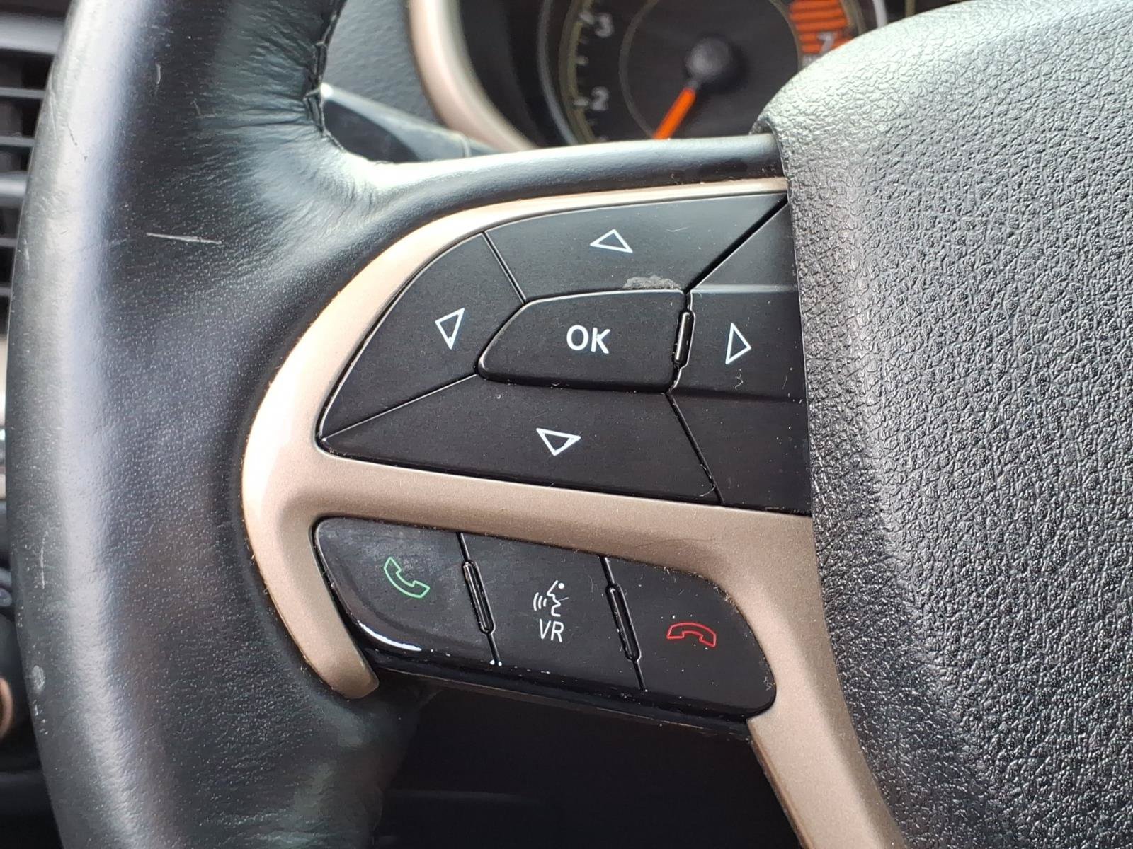 Certified 2016 Jeep Cherokee Latitude w/ Safety/Convenience Group AWD/4WD image 20